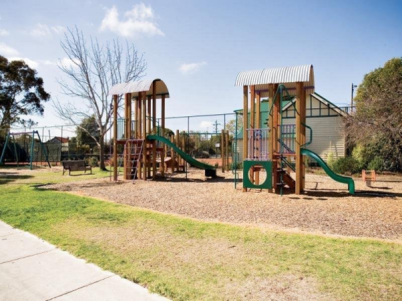 6 Henry St, Williamstown image 5