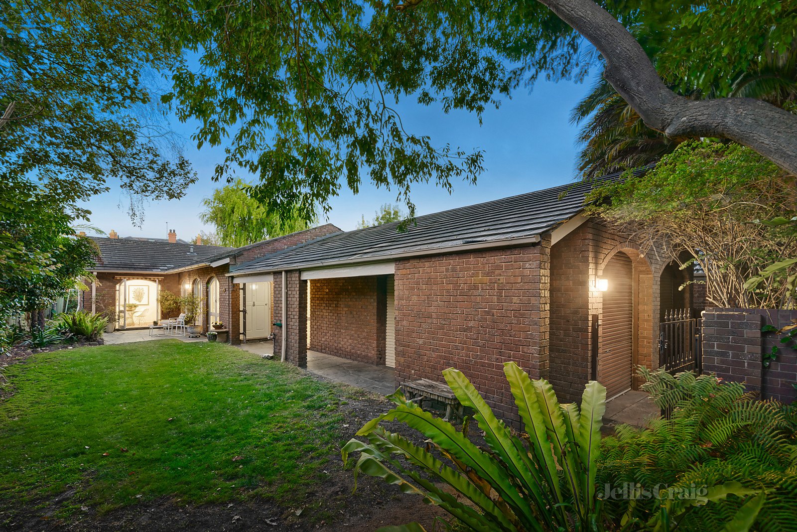 6 Hillcrest Avenue, Kew image 1