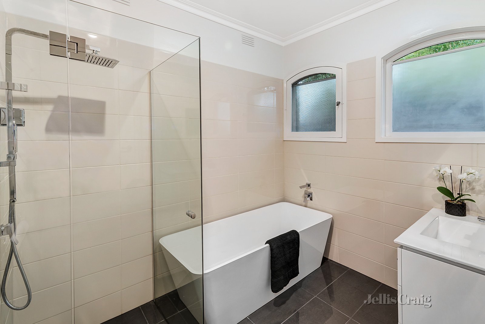 6 Hillcrest Avenue, Kew image 6