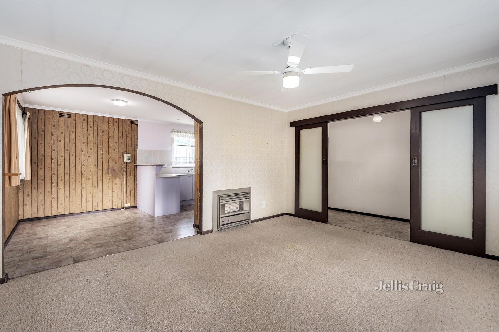 6 Howard Street, Mitcham image 3