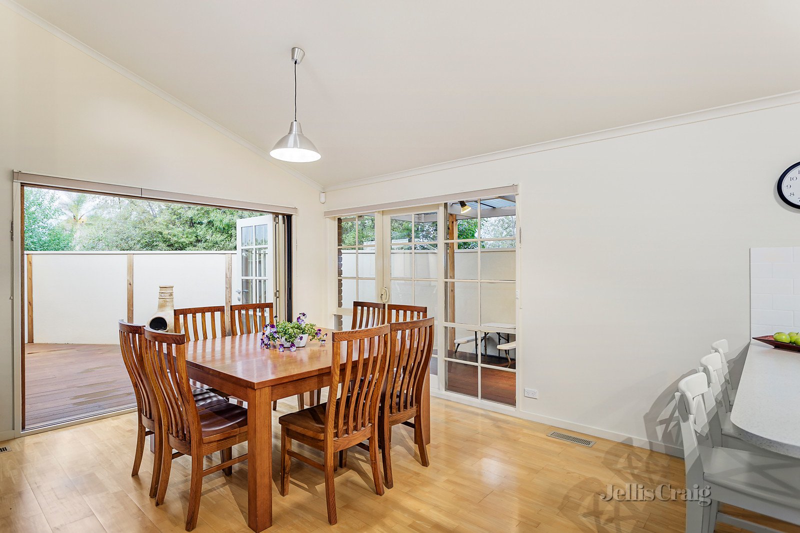 6 Ian Place, Croydon North image 6