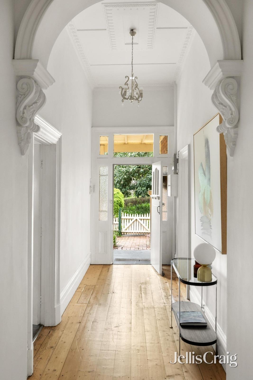 6 Isabella Grove, Hawthorn image 2