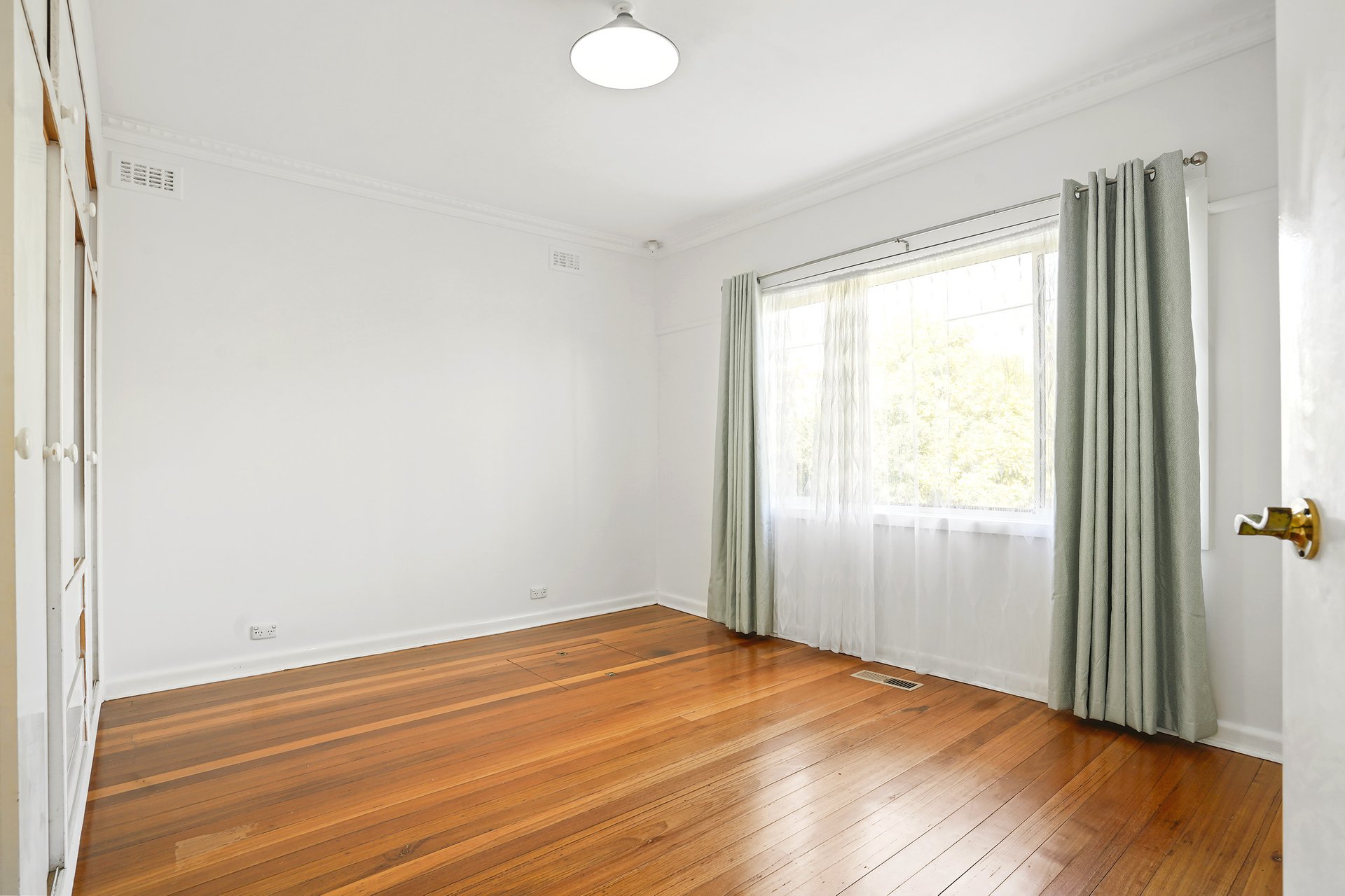 6 Jack Road, Cheltenham image 5