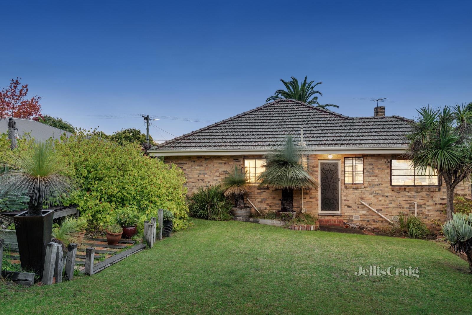 6 Jubilee Street, Mount Waverley image 11