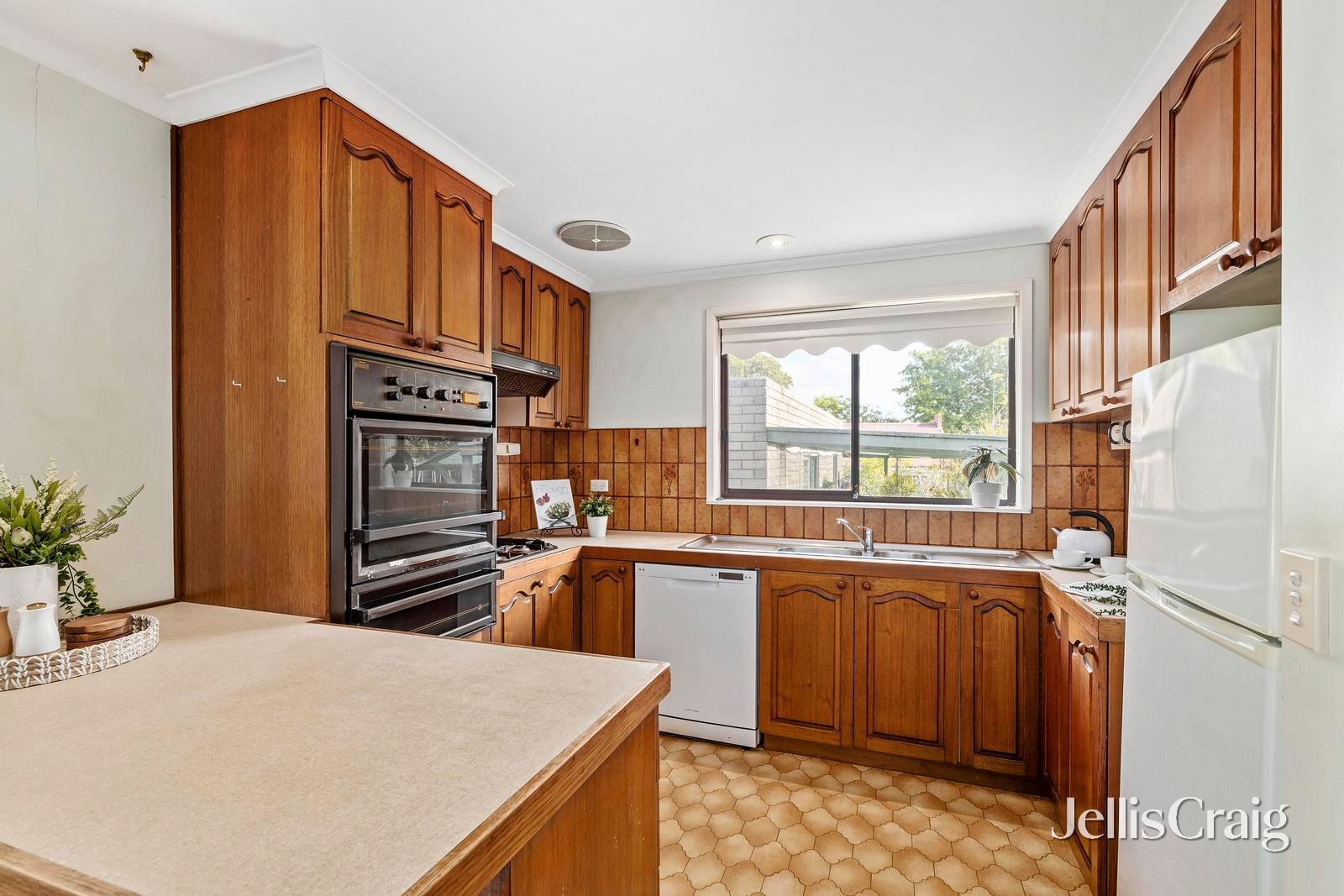 6 Julie Road, Croydon image 7