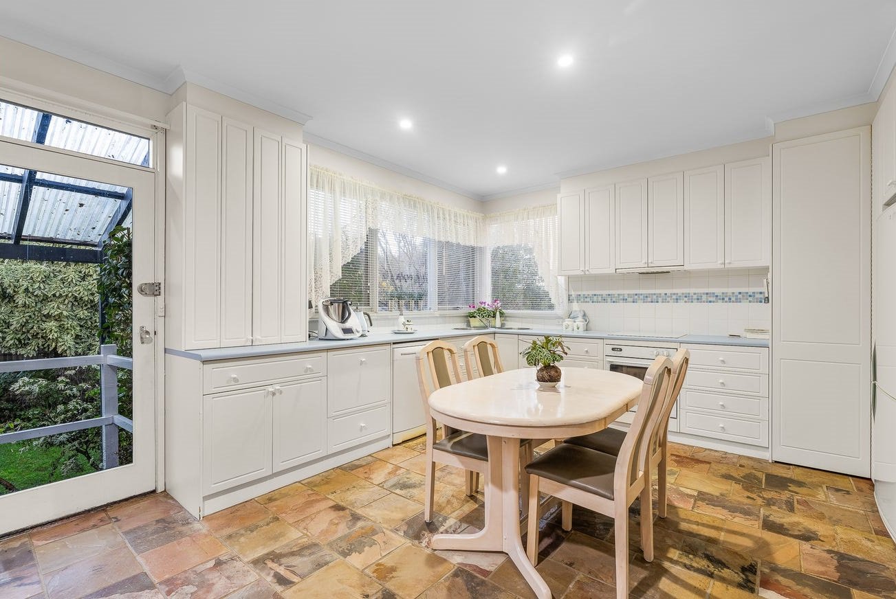 6 Kauri Court, Doncaster East image 5