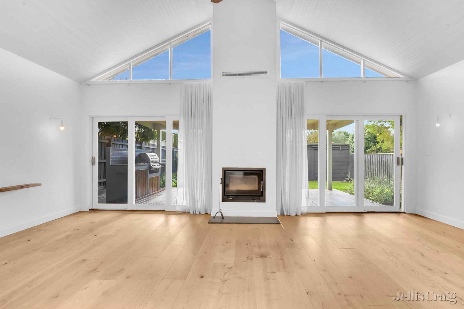 6 Kent Road, Pascoe Vale image 1