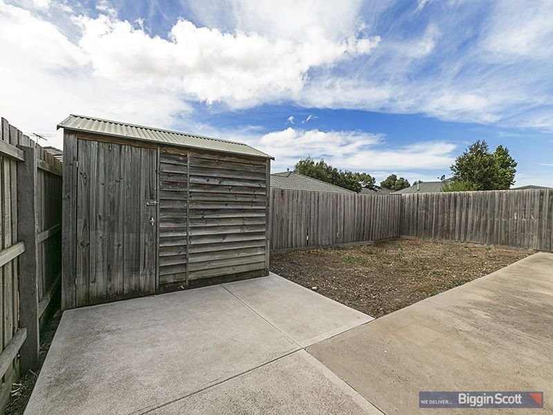 6 Kerford Crescent, Point Cook image 9