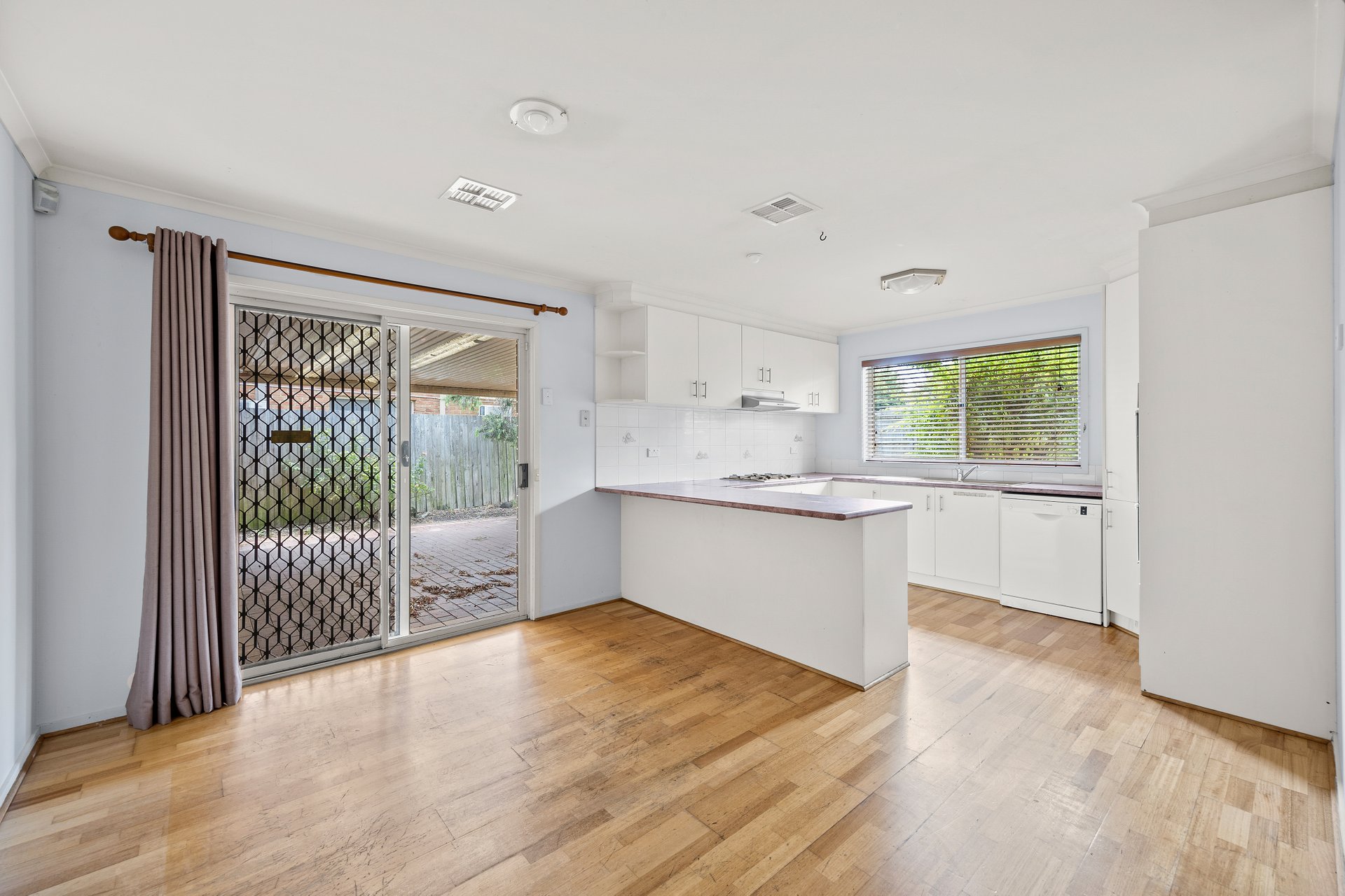 6 Kilcunda Drive, Rowville image 3