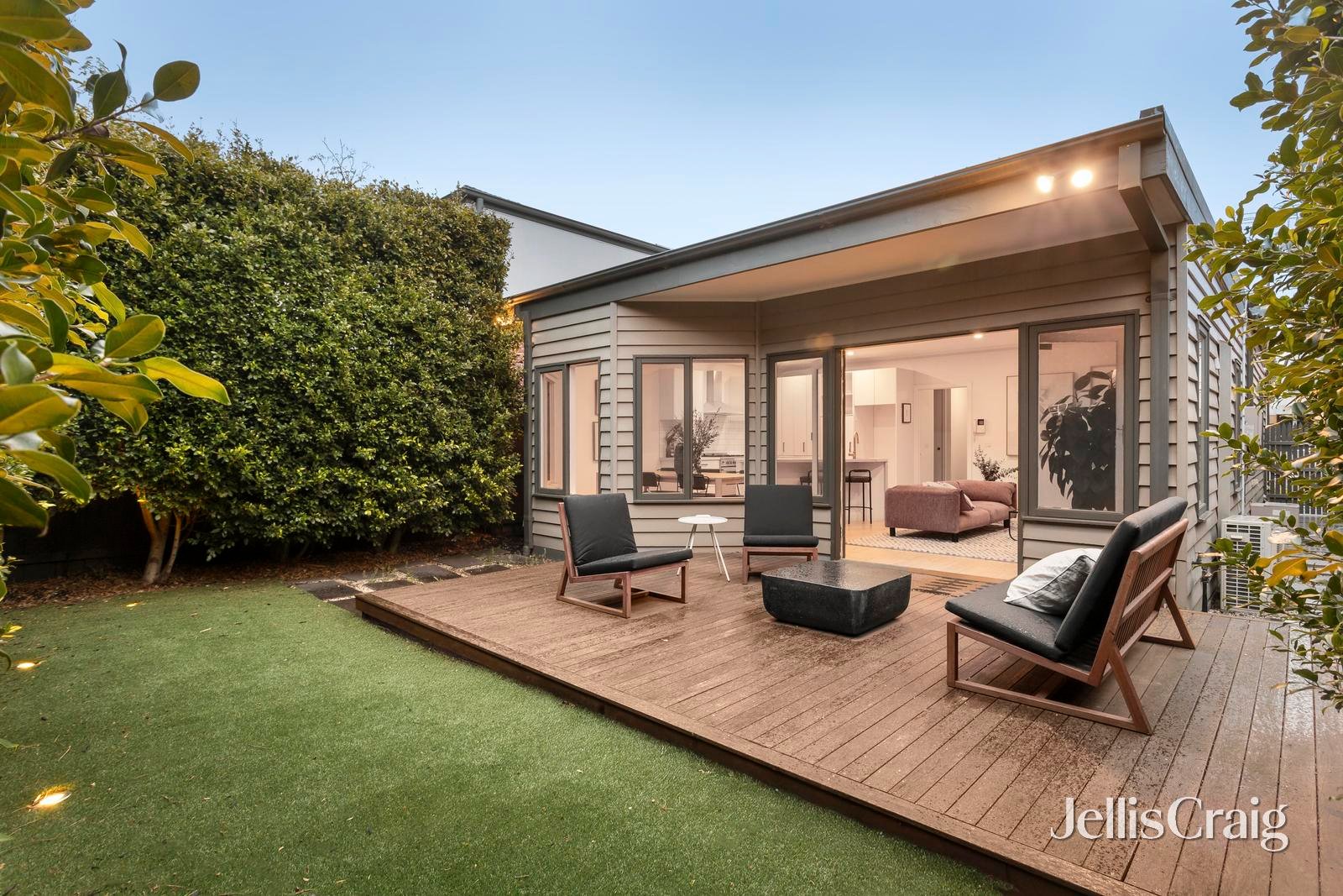 6 King Street, St Kilda East image 2