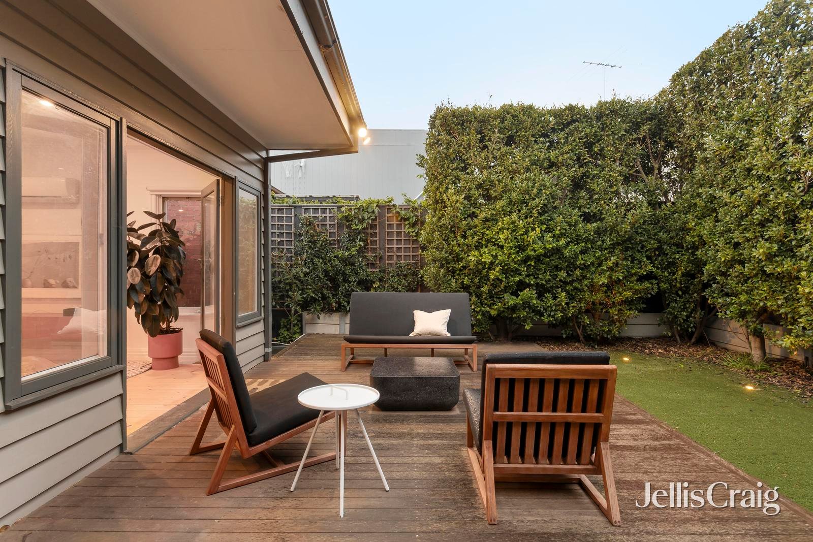 6 King Street, St Kilda East image 10