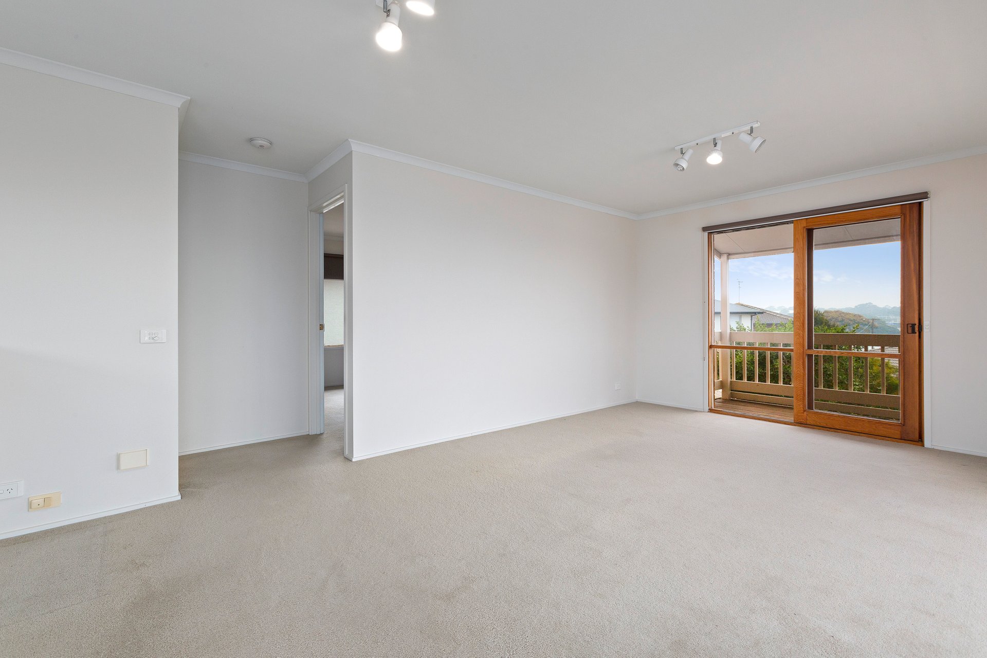 Property Gallery Thumbnail 6