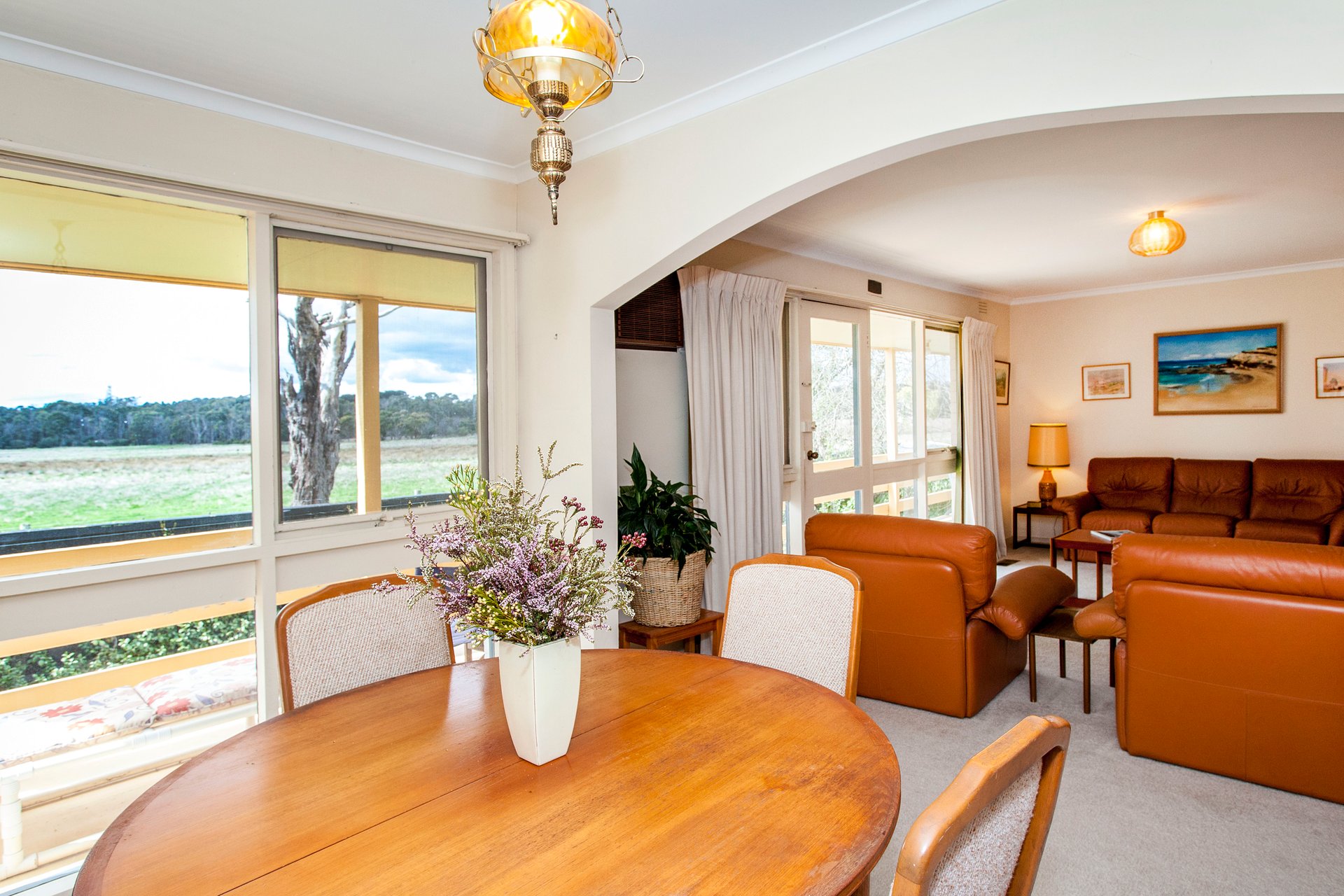 6 Knights Drive, Glen Waverley image 3