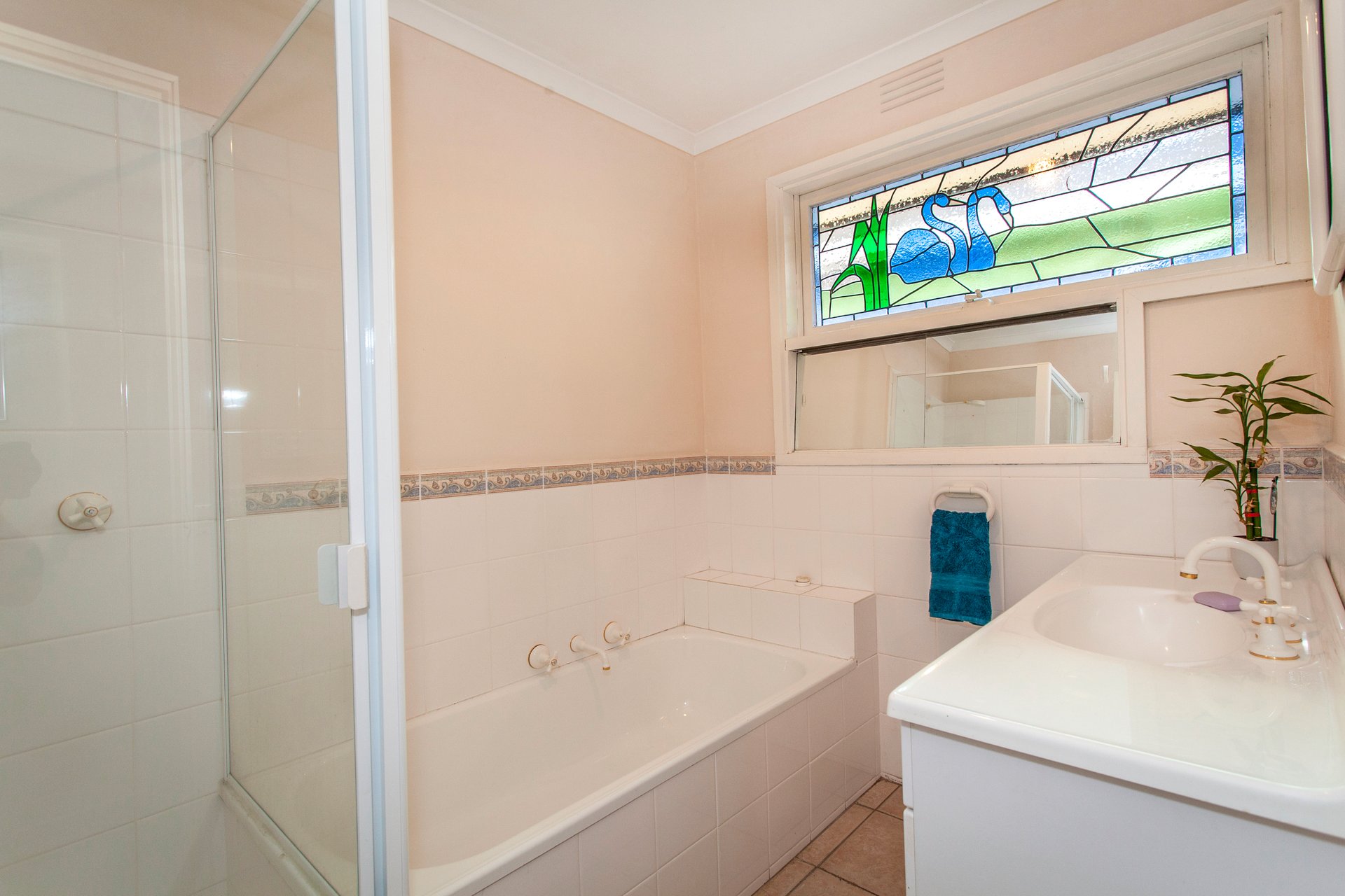 6 Knights Drive, Glen Waverley image 7