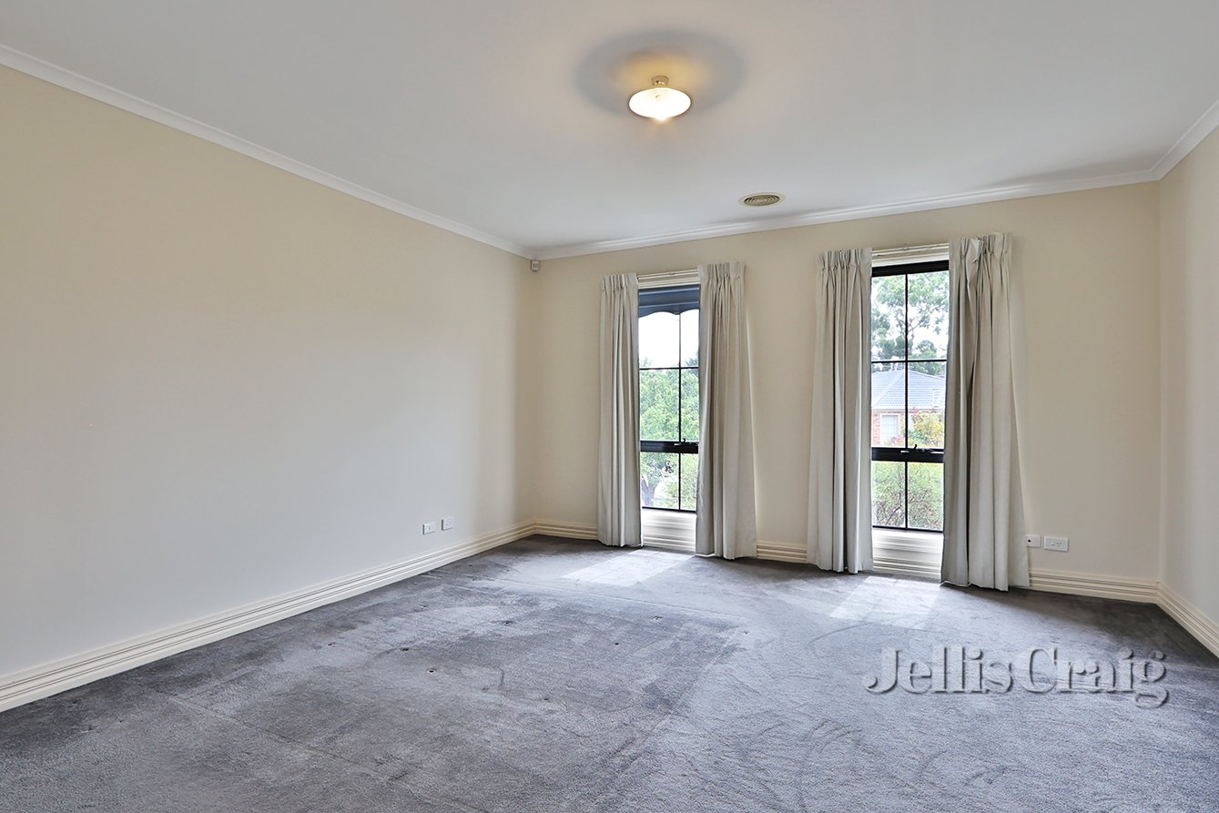 6 Knightsbridge Court, Glen Waverley image 9