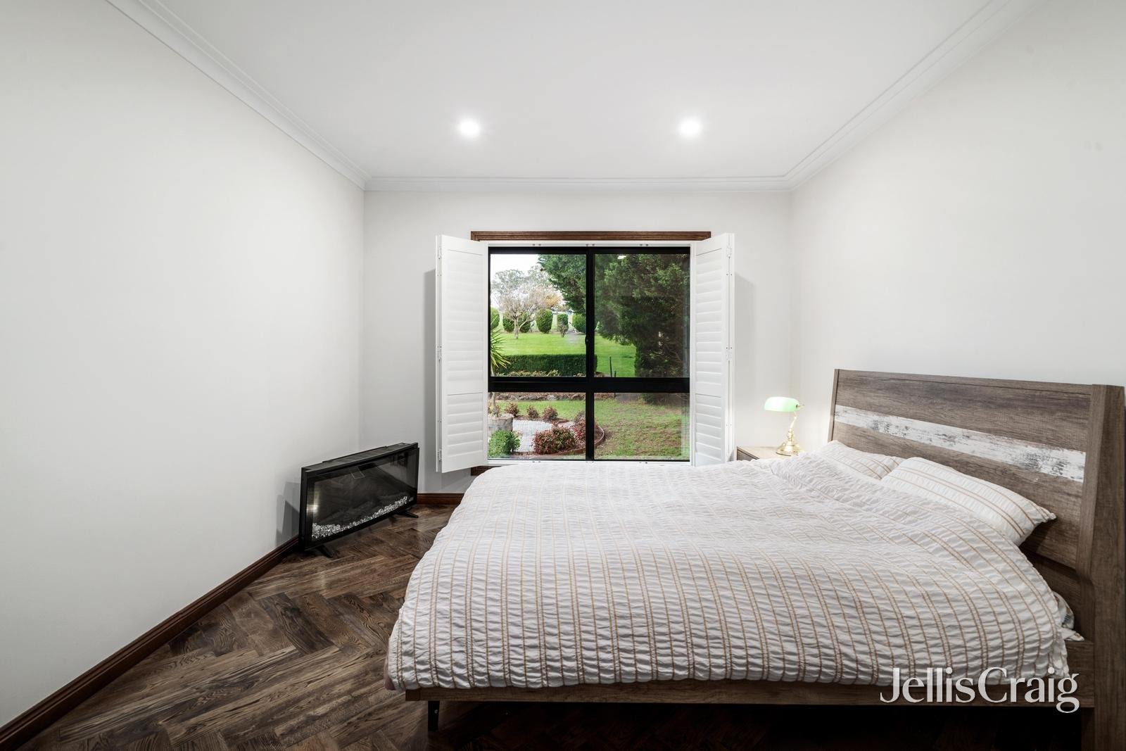 6 Kyreli Close, Donvale image 18