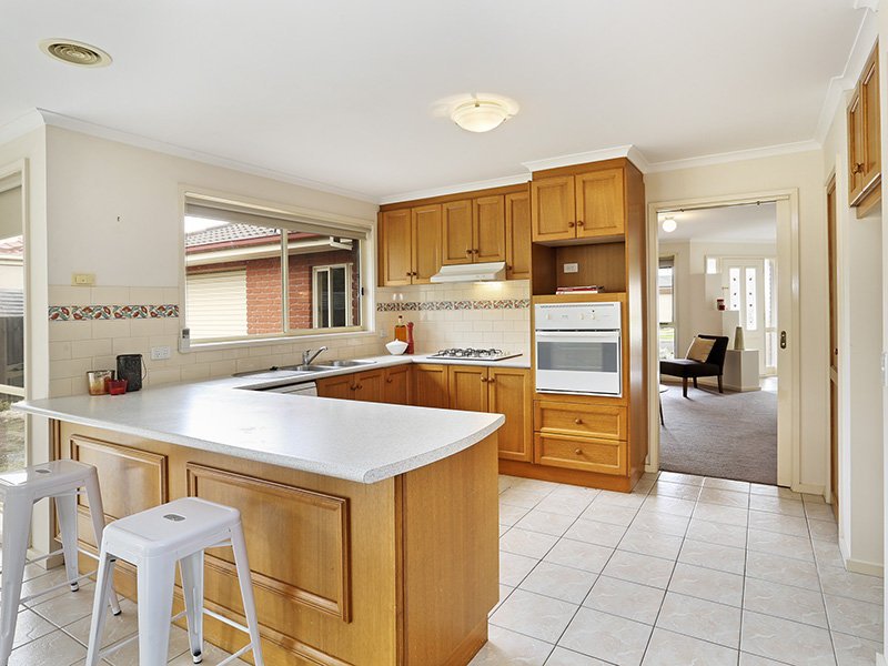 6 Lake Road, Lara image 2