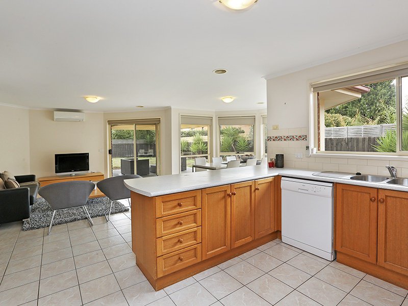 6 Lake Road, Lara image 4