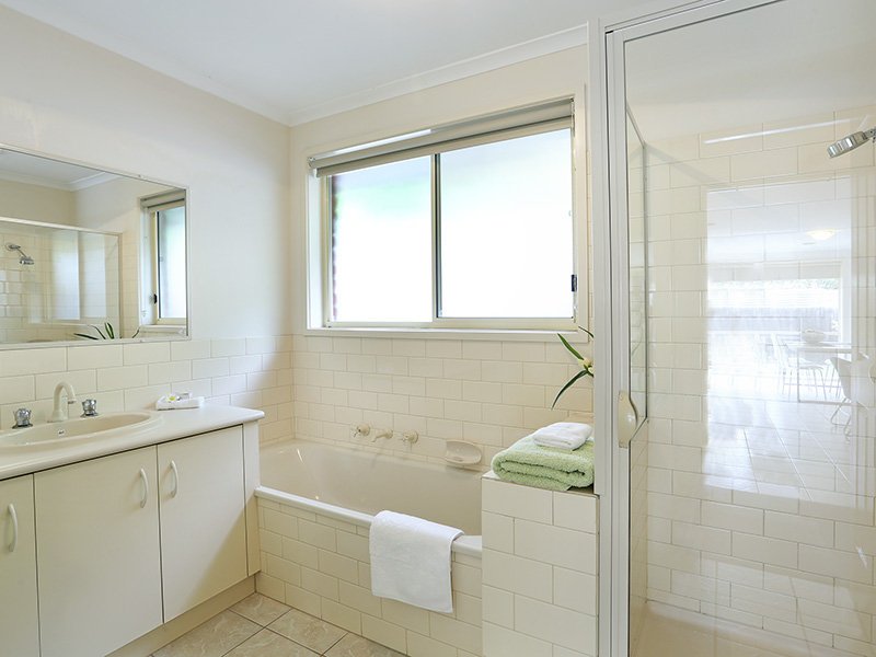 6 Lake Road, Lara image 11