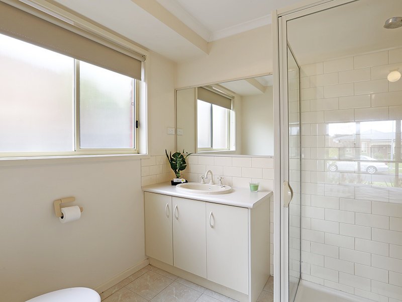 6 Lake Road, Lara image 12