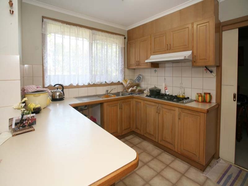 6 Lalwa Street, Blackburn image 2