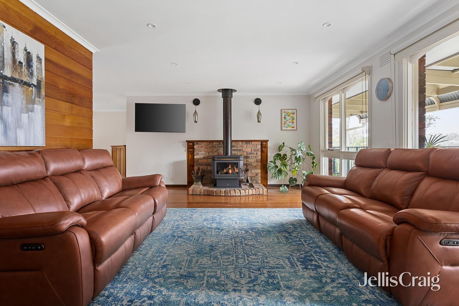 6 Lamorna Court, Eltham image 4