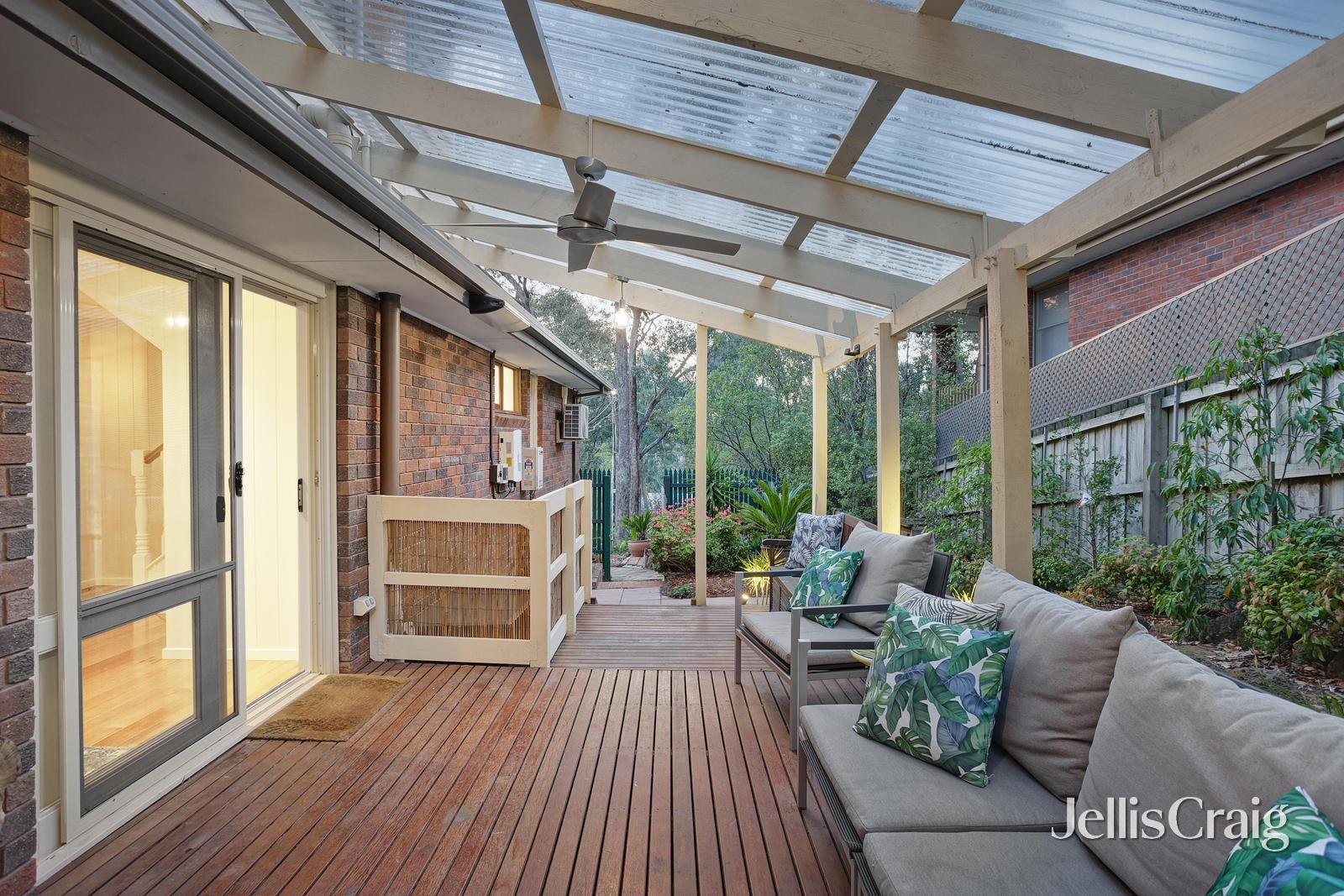 6 Lamorna Court, Eltham image 11