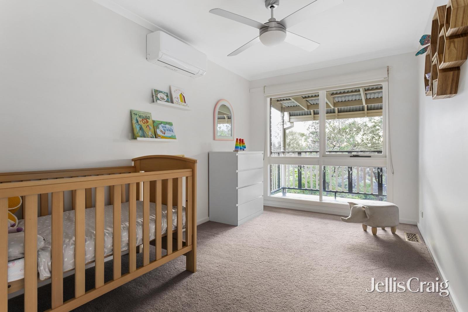 6 Lamorna Court, Eltham image 12