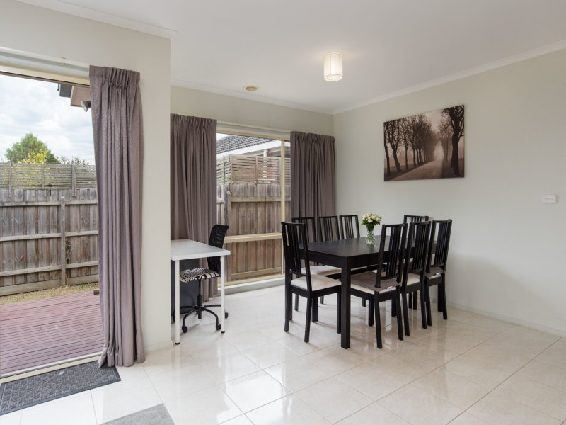 6 Lancaster Road, Mooroolbark image 4