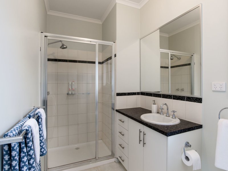 6 Lancaster Road, Mooroolbark image 8