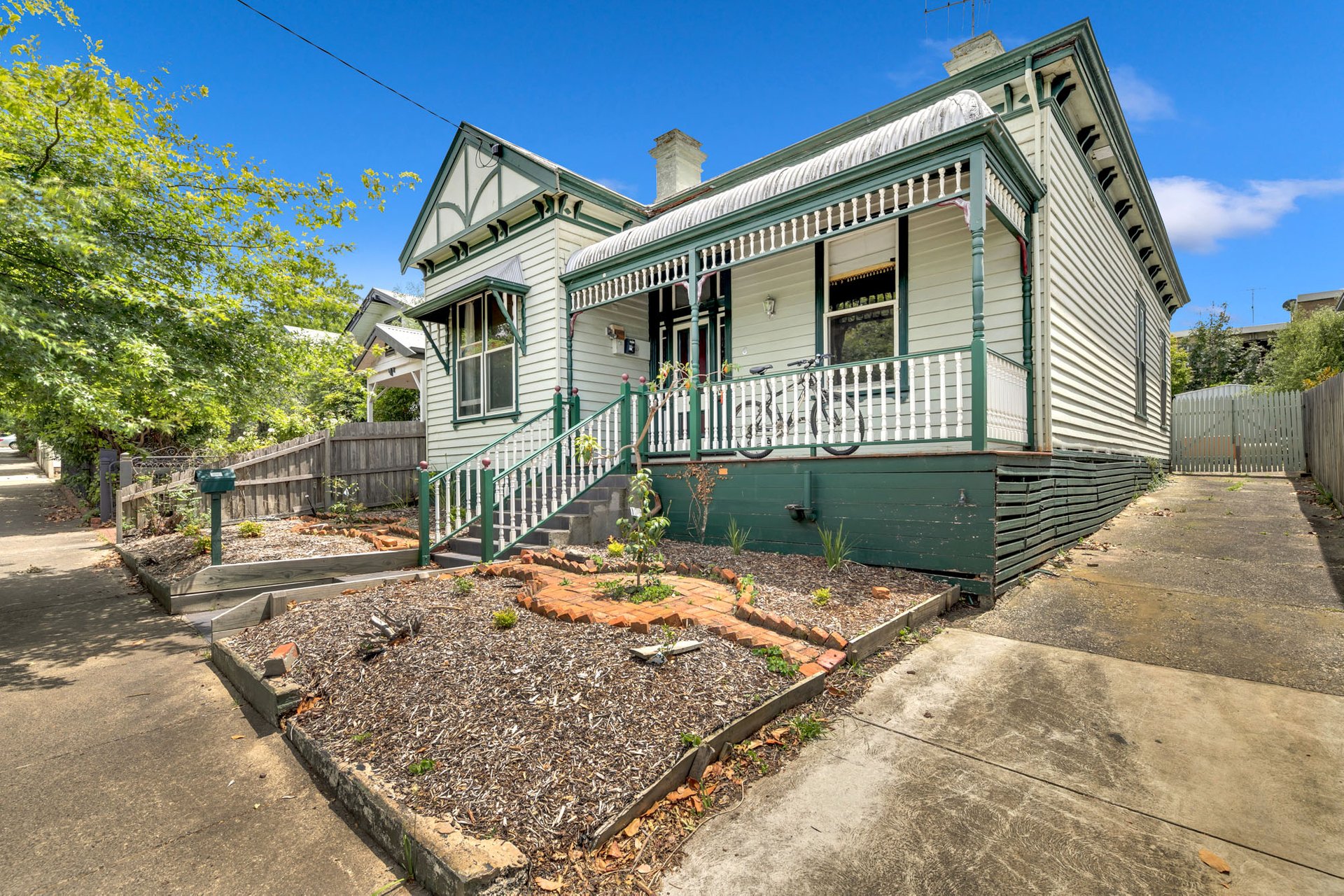 6 Laurel Bank Parade, Newtown image 1