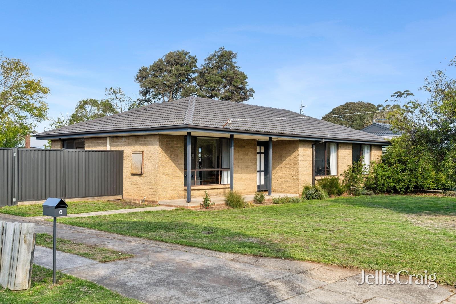 6 Lewis Court, Sebastopol image 1