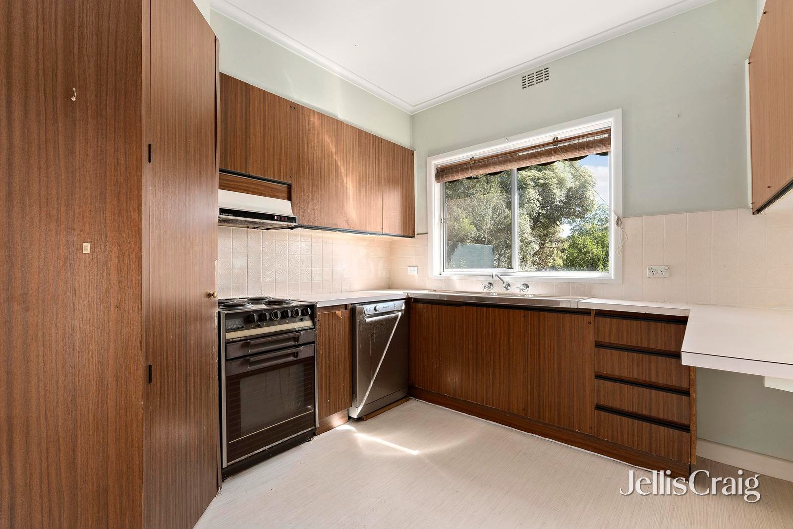 6 Lind Street, Strathmore image 3