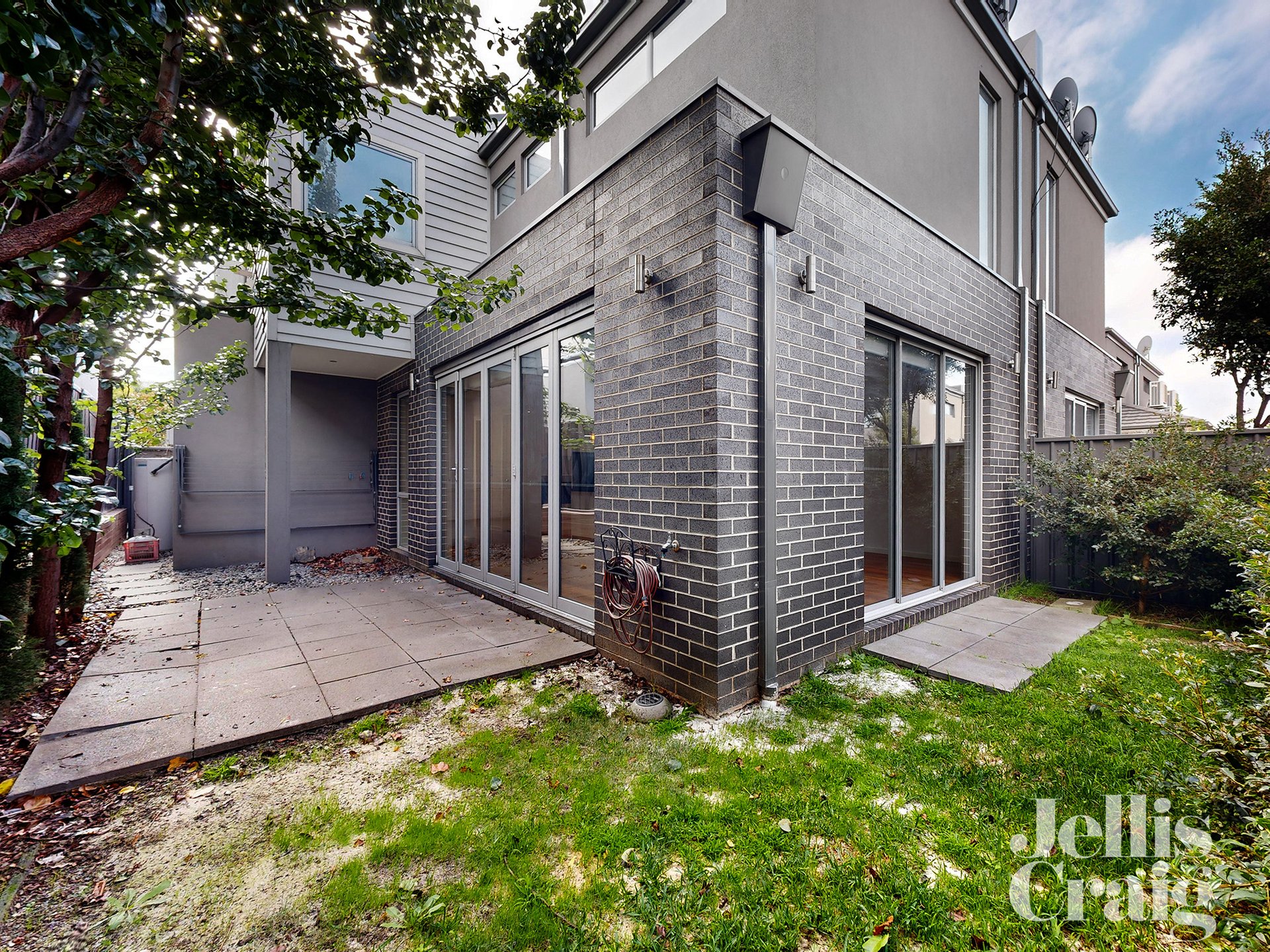 6 Loch Crescent, Strathmore image 10