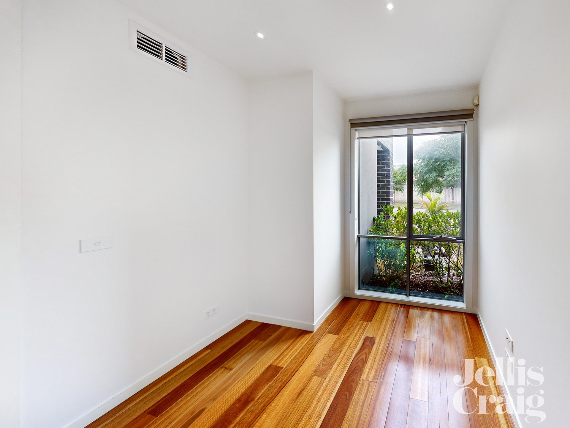 6 Loch Crescent, Strathmore image 4