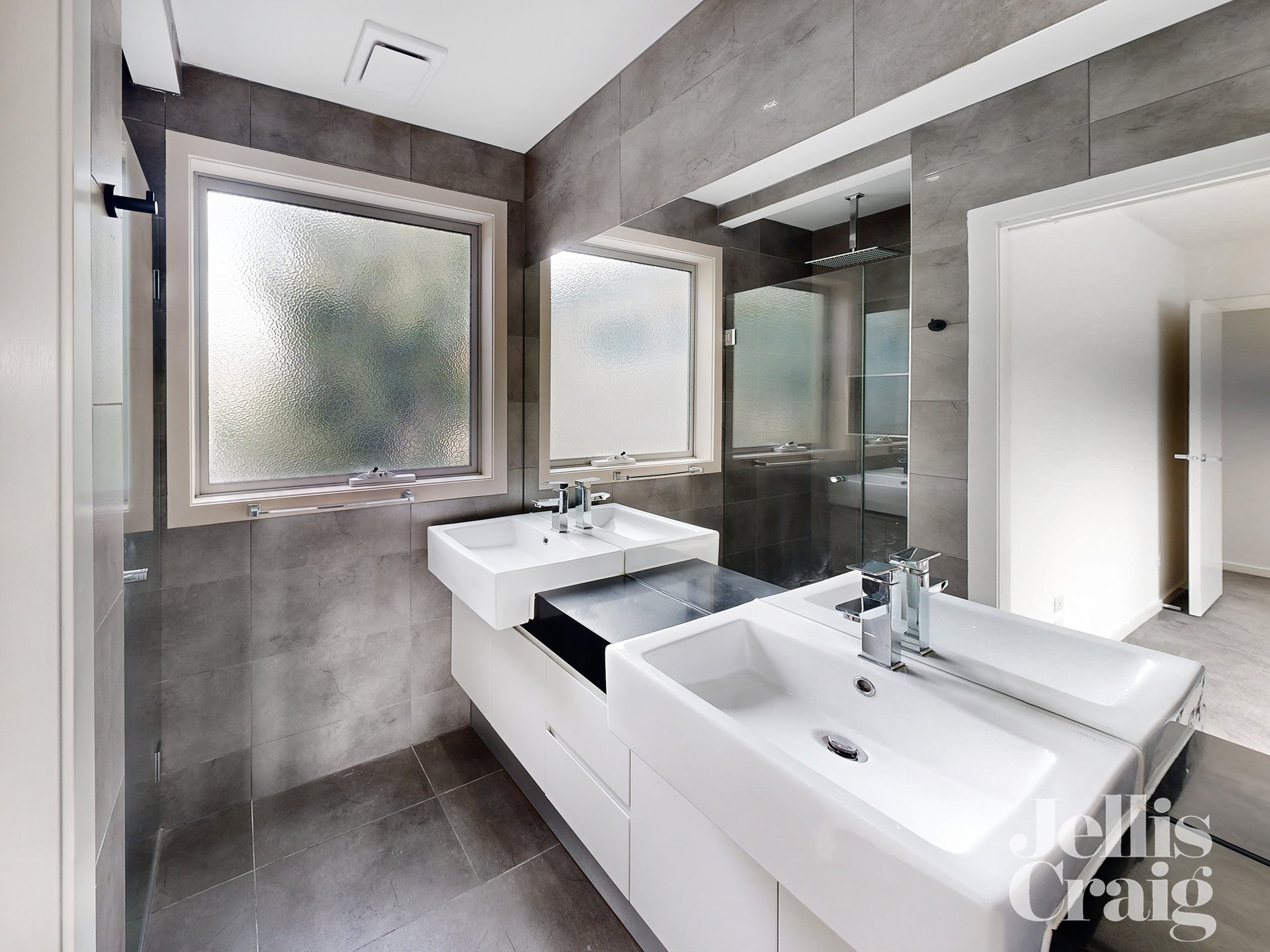 6 Loch Crescent, Strathmore image 8