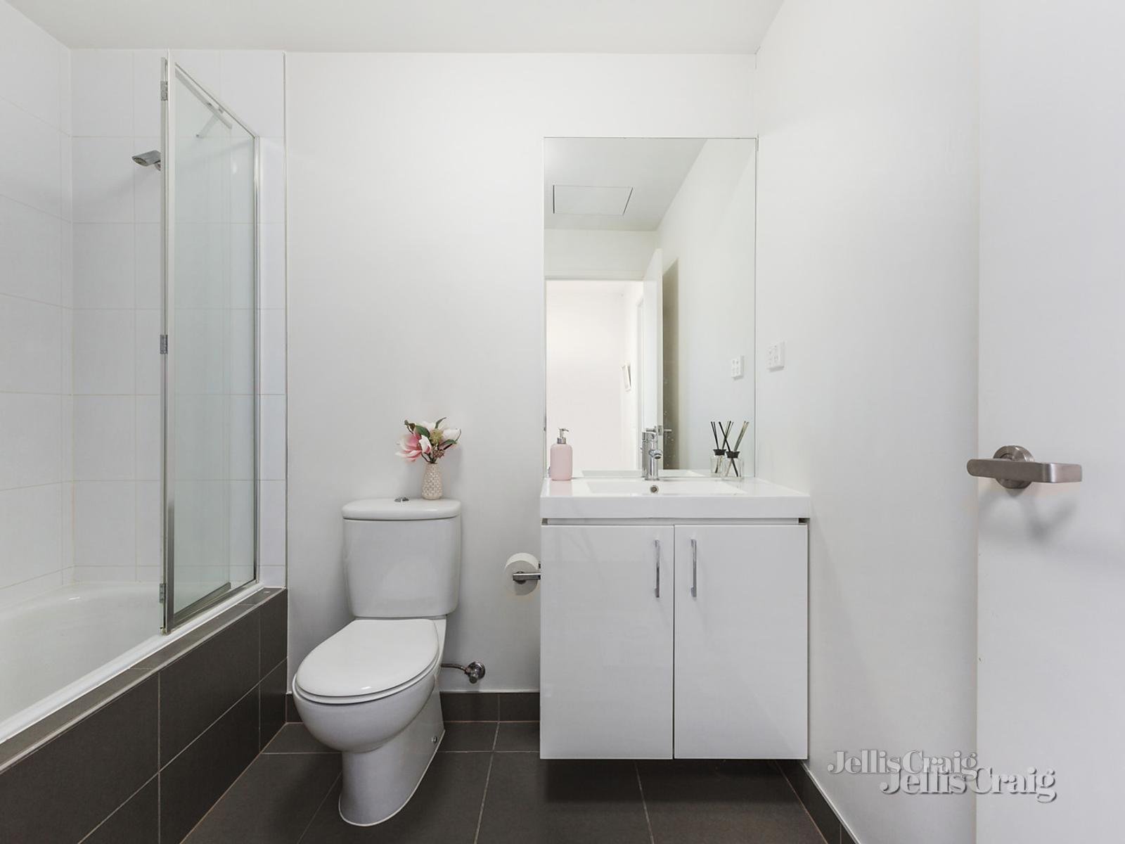 6 Lomandra Walkway, Brunswick East image 8