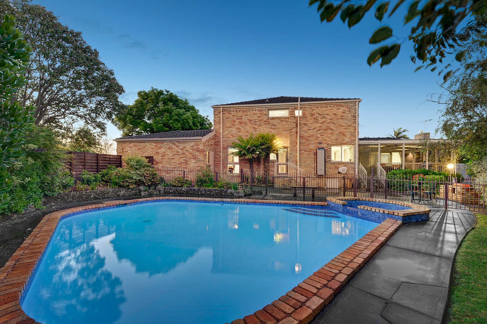 6 Malei Court, Templestowe image 2