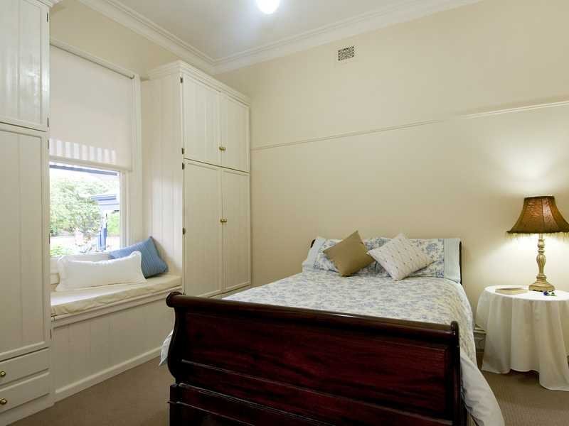 6 Manning Street, Newtown image 7