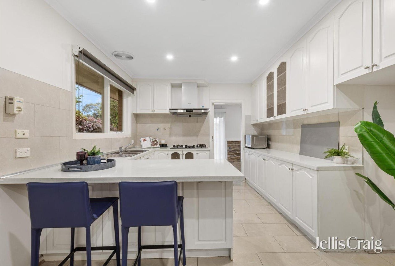 6 Marcus Avenue, Mount&nbsp;Waverley image 2