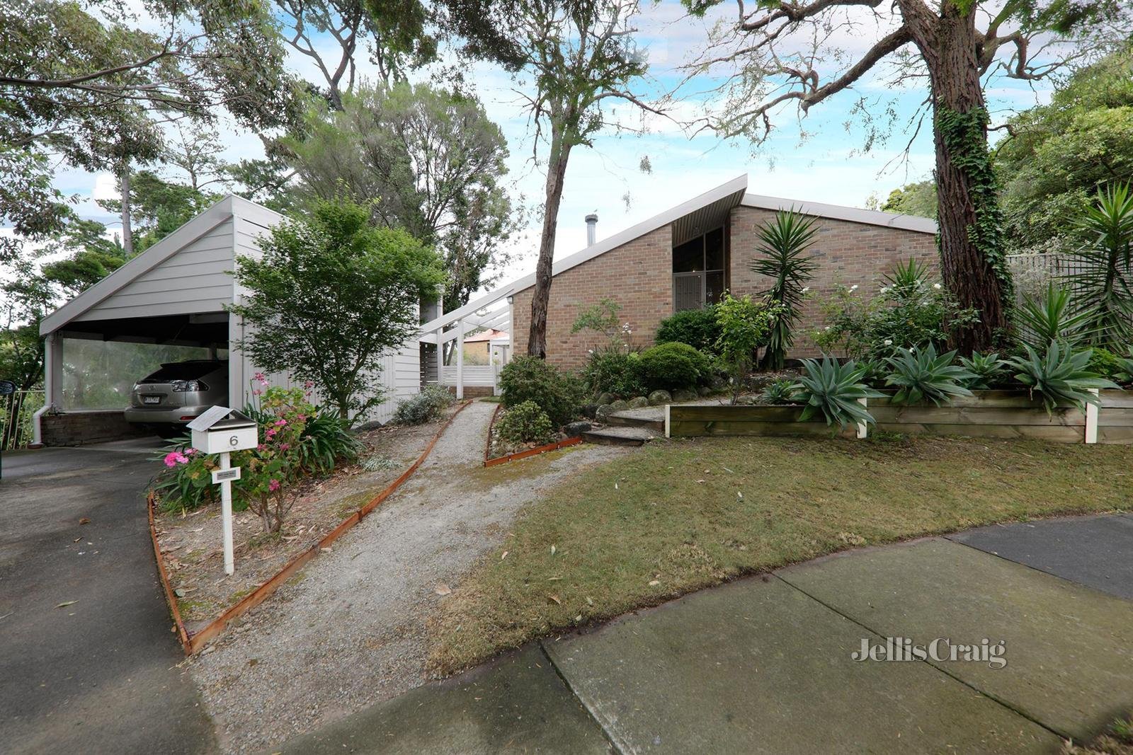 6 Marcus Court, Forest Hill image 2