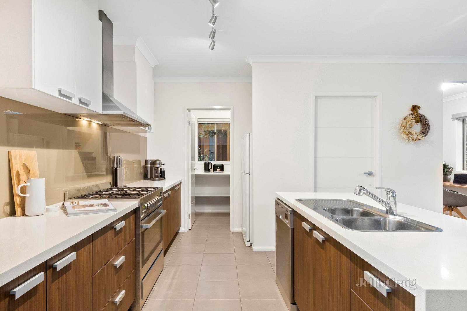 6 Marmion Circuit, Ocean Grove image 3