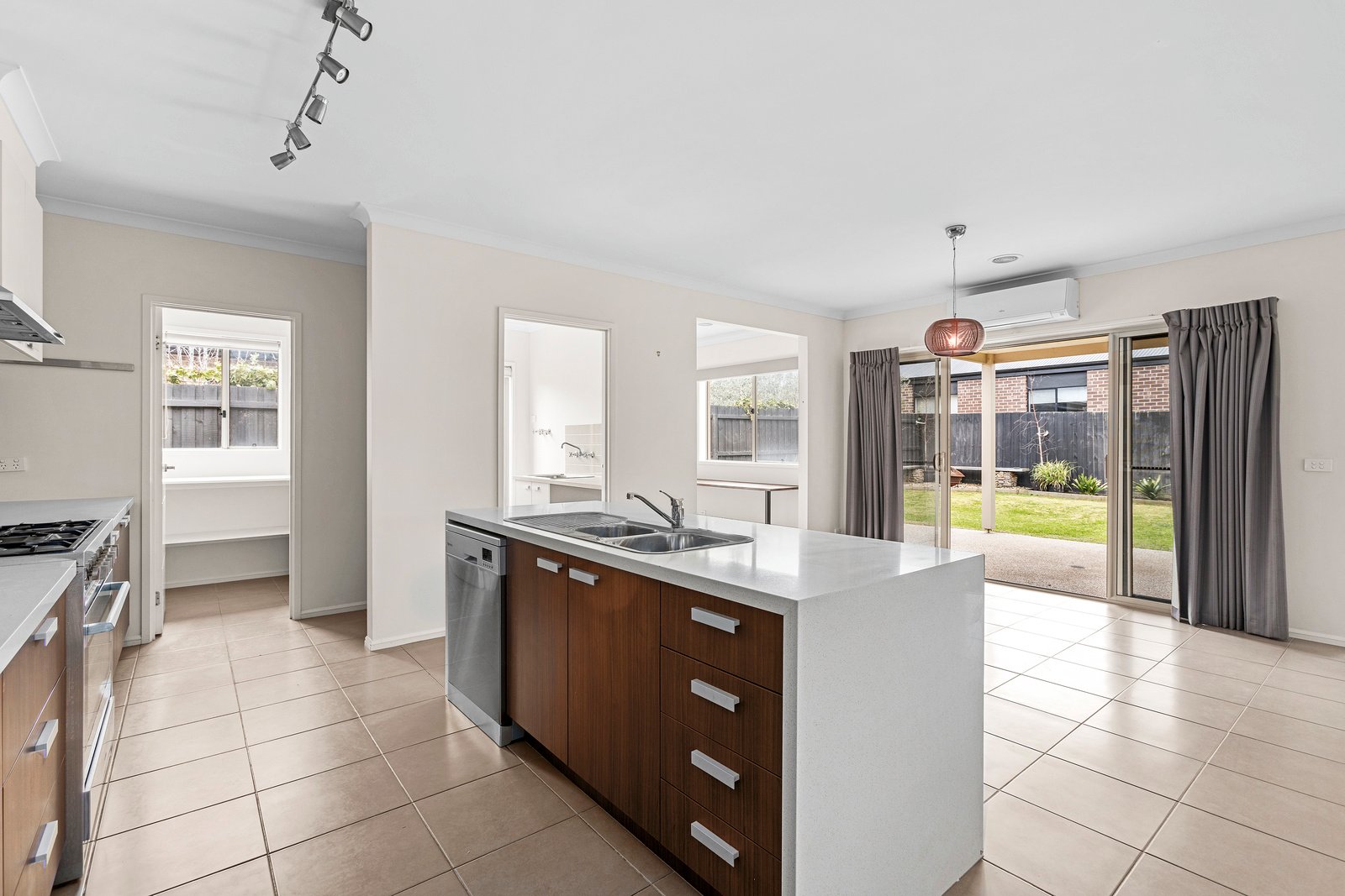 Property Gallery Thumbnail 6
