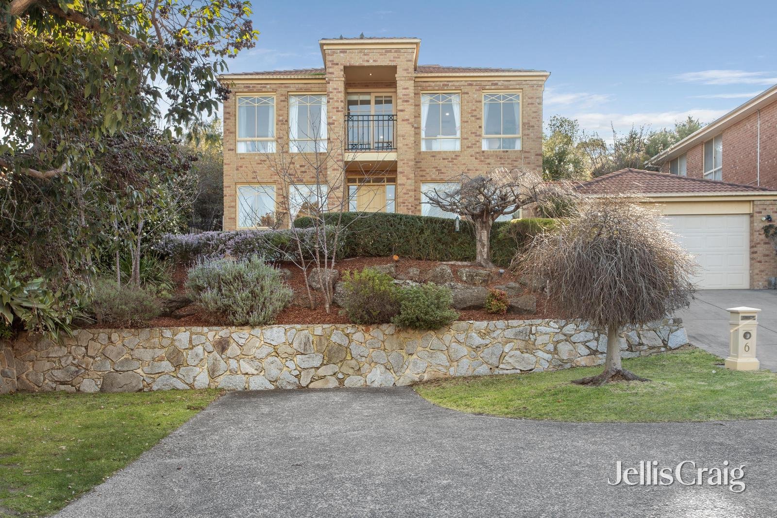 6 May Court, Glen Waverley image 1