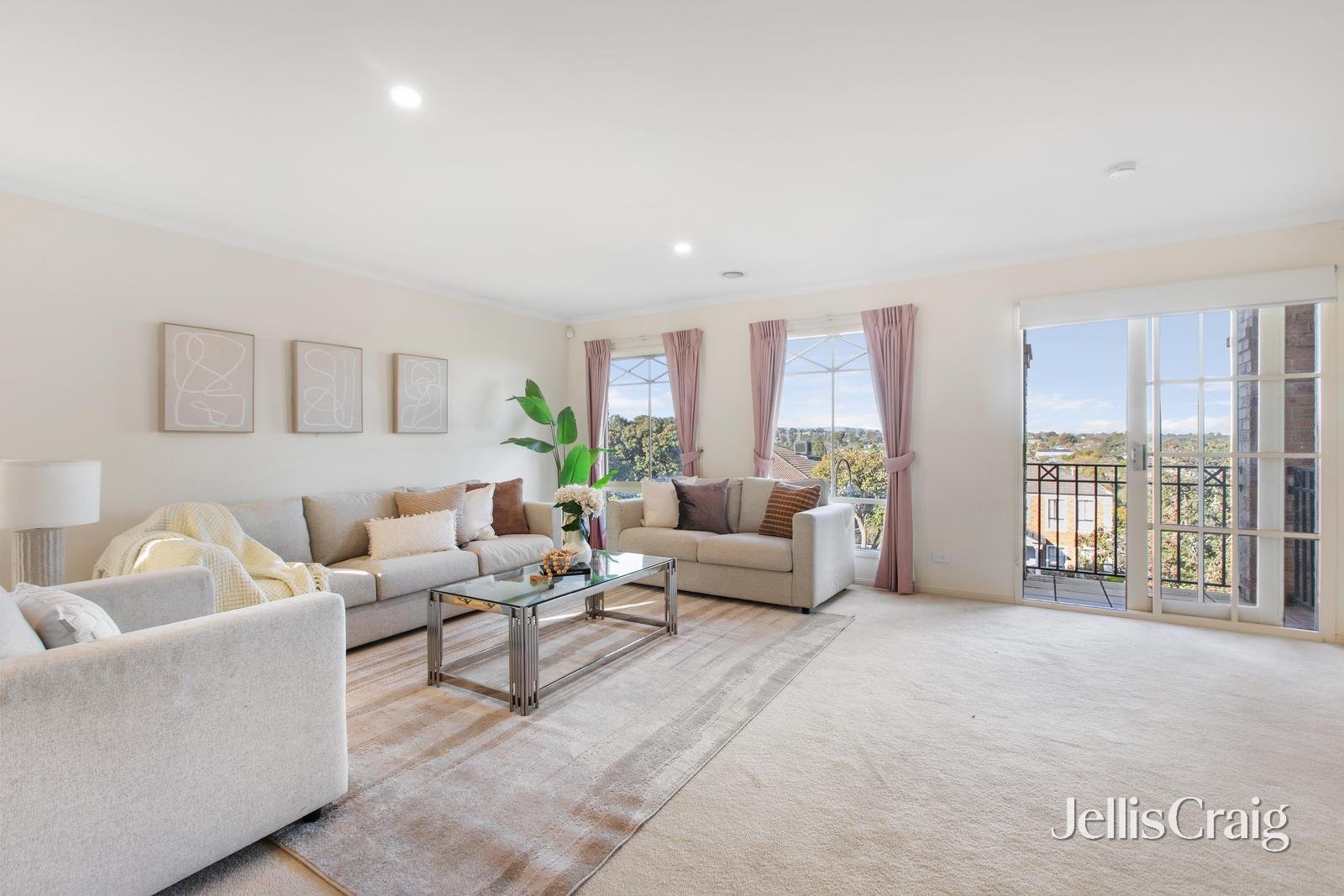 6 May Court, Glen&nbsp;Waverley image 4