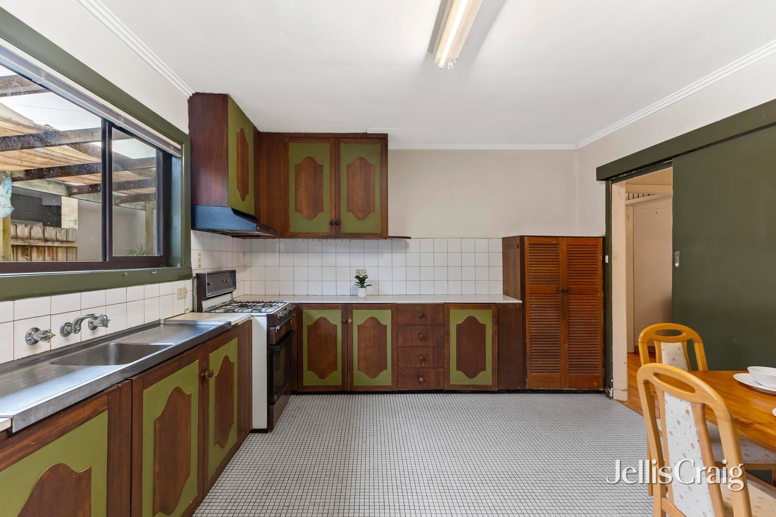 6 McCracken Avenue, Blackburn&nbsp;South image 4