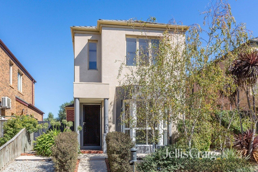 6 McGuire Crescent, Williamstown image 1