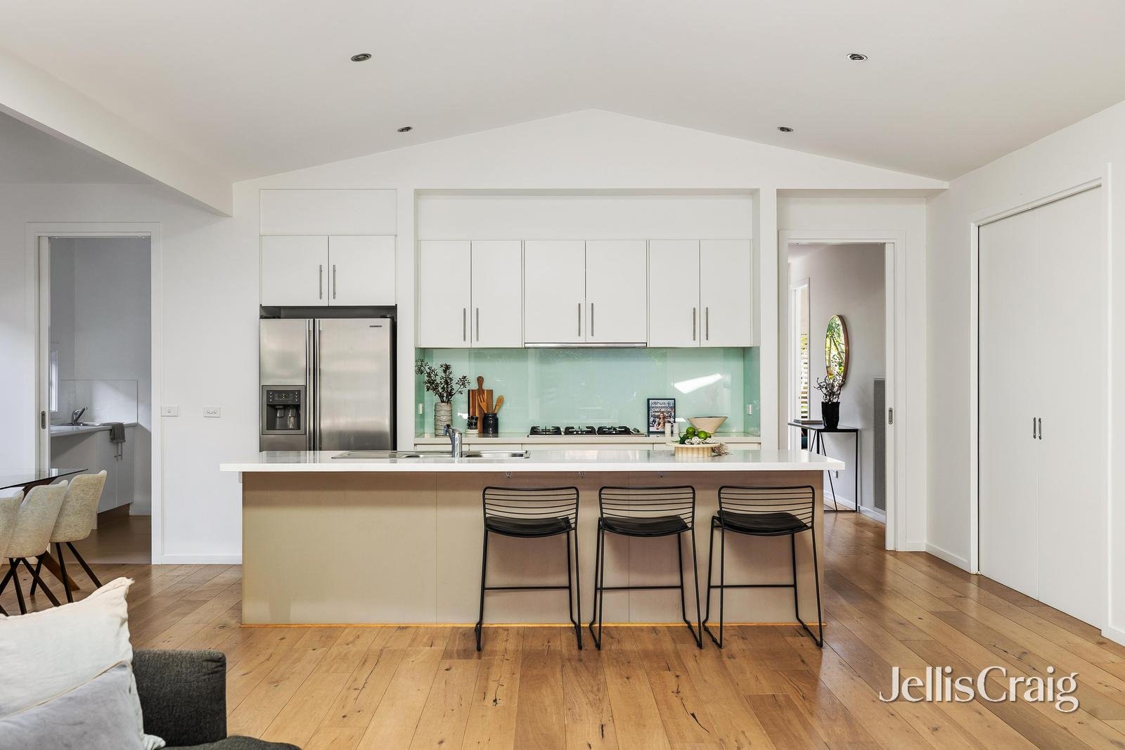 6 Mclean Avenue, Bentleigh image 7