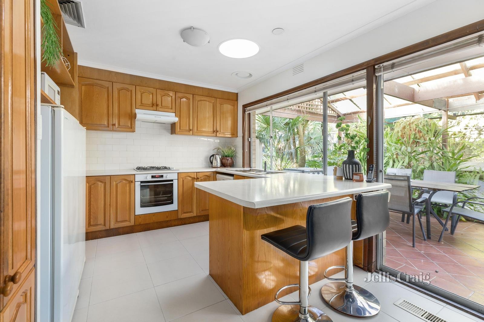 6 Meruka Drive, Eltham image 3