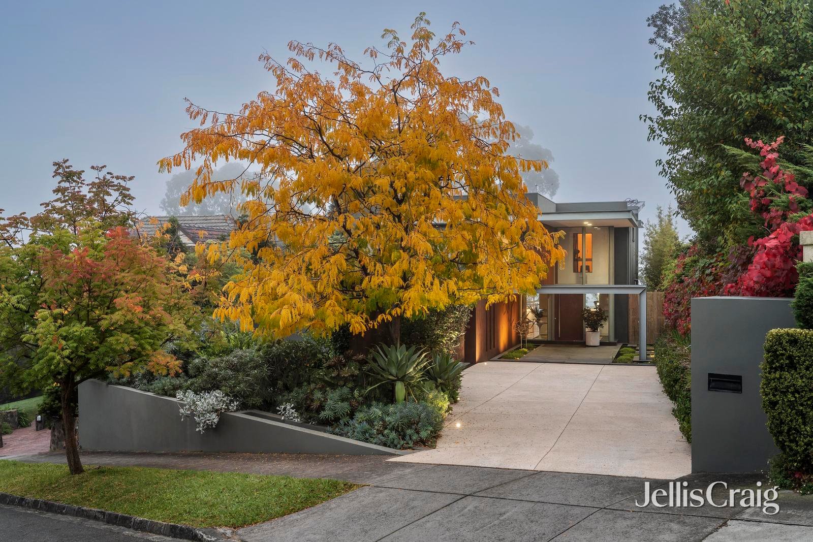 6 Milfay Avenue, Kew image 2